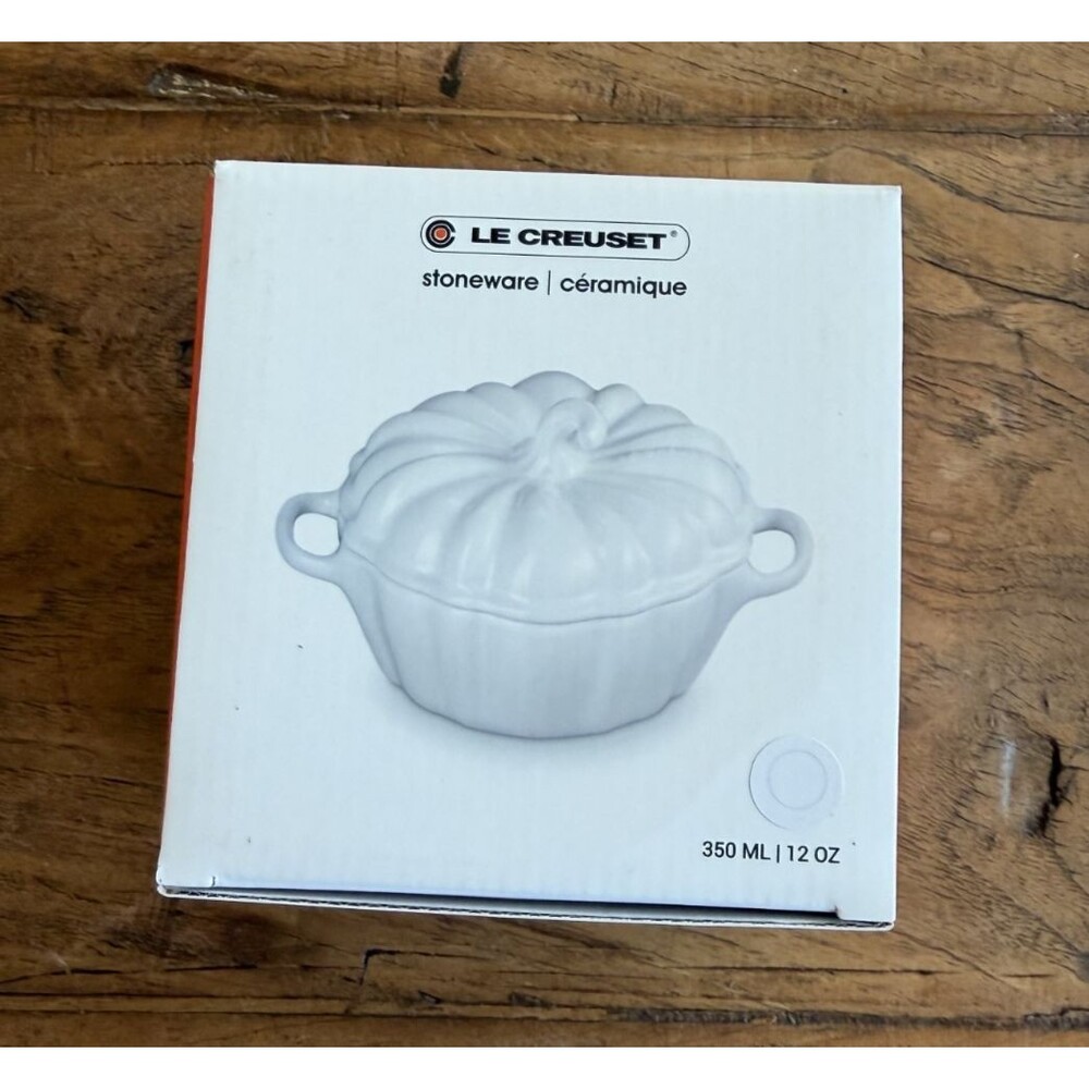 Le Creuset Stoneware Figural Pumpkin Mini Cocotte 12 oz 350 ml White NEW NIB - Picture 11 of 12